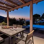 Cossoro Ena In Zakynthos Xirokástellon